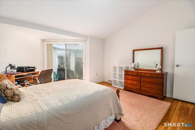 160 Fairfield Woods Road 20, Fairfield, CT 06825