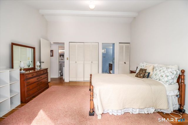 160 Fairfield Woods Road 20, Fairfield, CT 06825