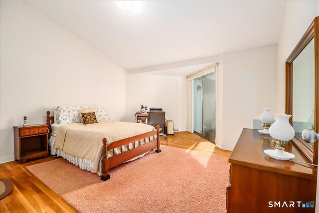 160 Fairfield Woods Road 20, Fairfield, CT 06825