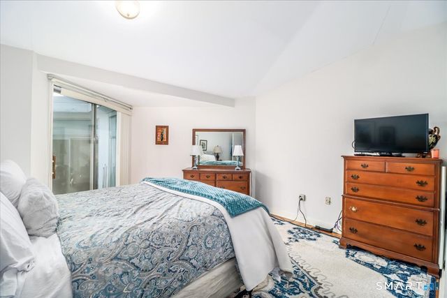 160 Fairfield Woods Road 20, Fairfield, CT 06825