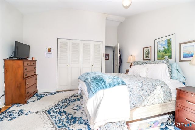 160 Fairfield Woods Road 20, Fairfield, CT 06825