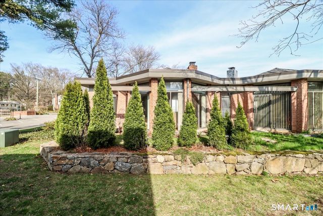 160 Fairfield Woods Road 20, Fairfield, CT 06825