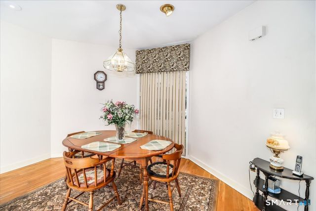 160 Fairfield Woods Road 20, Fairfield, CT 06825