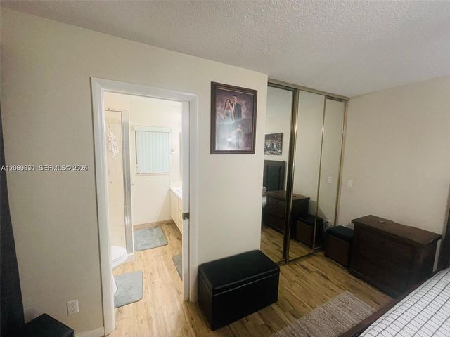 49 Essex Ct C, Royal Palm Beach, FL 33411