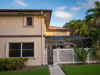 49 Essex Ct C, Royal Palm Beach, FL 33411