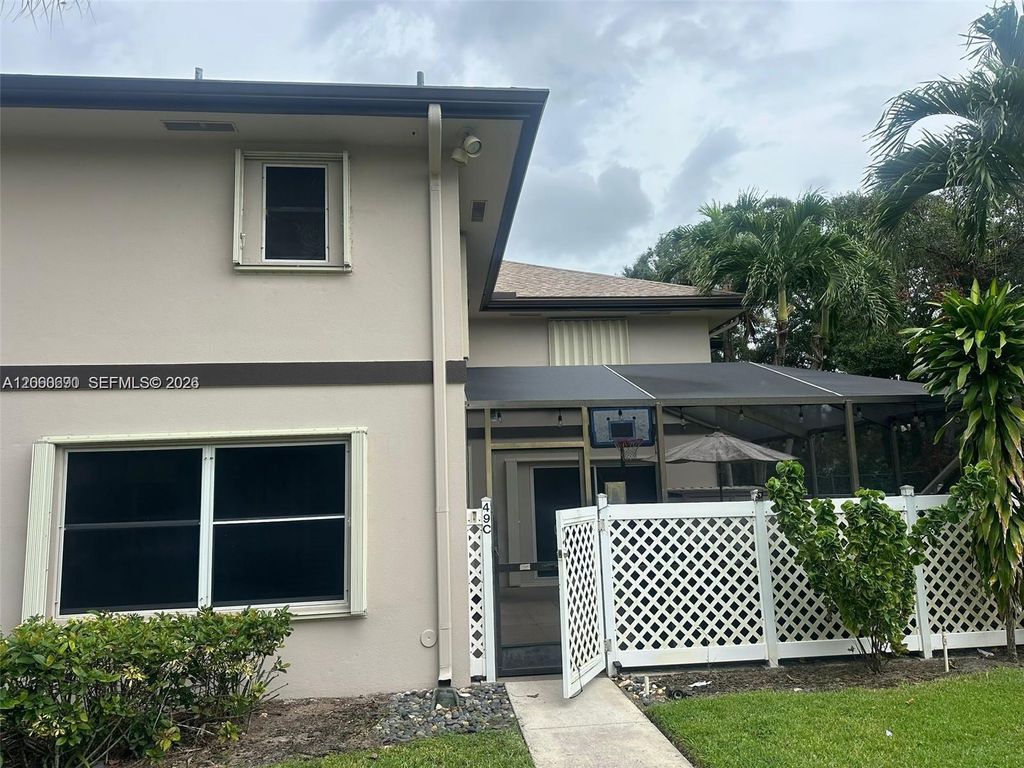 49 Essex Ct C, Royal Palm Beach, FL 33411