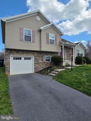 398 HYKES ROAD EAST, Greencastle, PA 17225