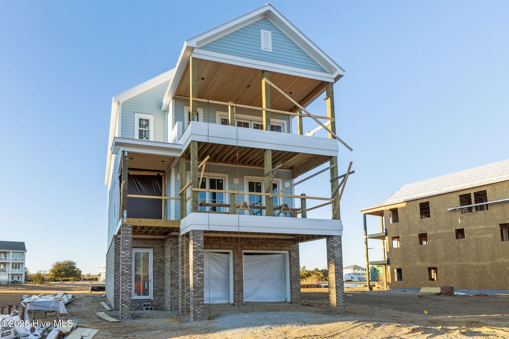 Image 1 of property listing at 746 Cannonsgate Drive, Newport, NC 28570