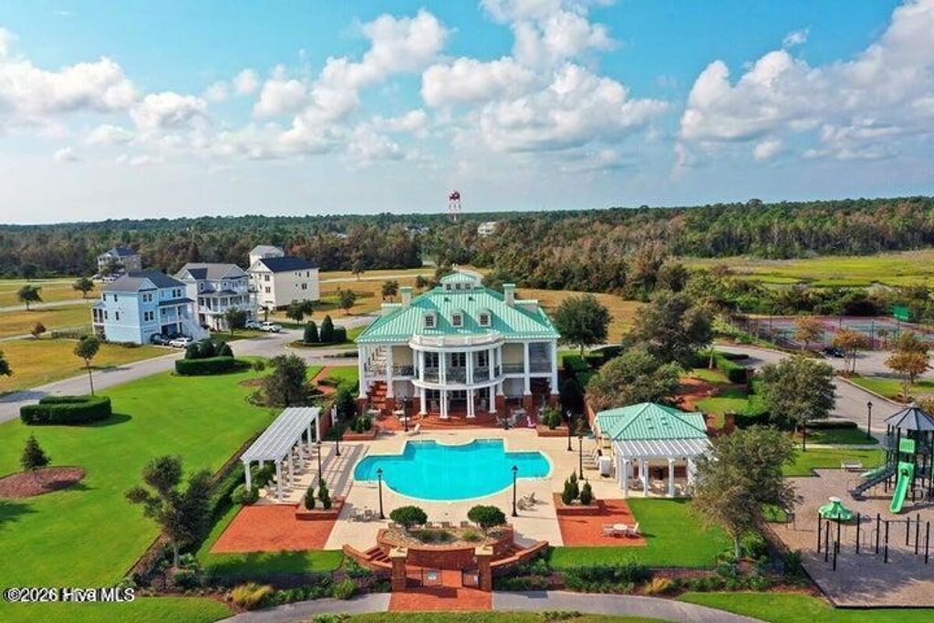 Image 10 of property listing at 746 Cannonsgate Drive, Newport, NC 28570