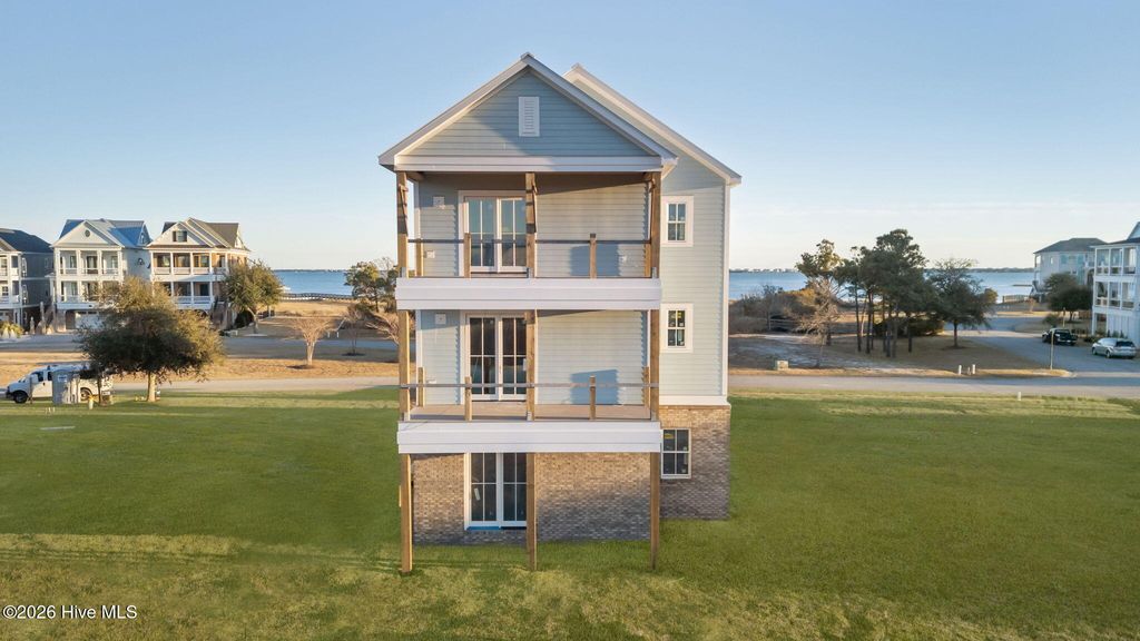 Image 2 of property listing at 746 Cannonsgate Drive, Newport, NC 28570