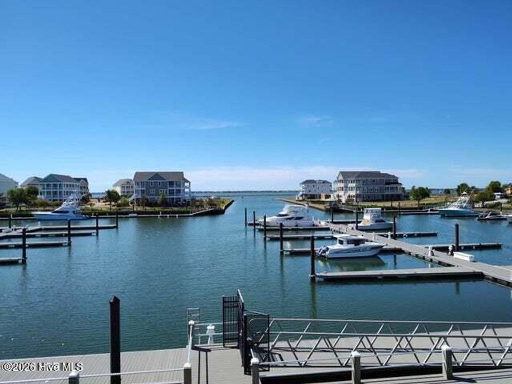 Image 24 of property listing at 746 Cannonsgate Drive, Newport, NC 28570