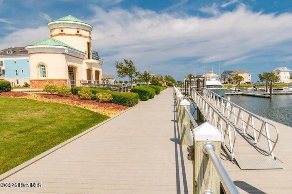 Image 27 of property listing at 746 Cannonsgate Drive, Newport, NC 28570