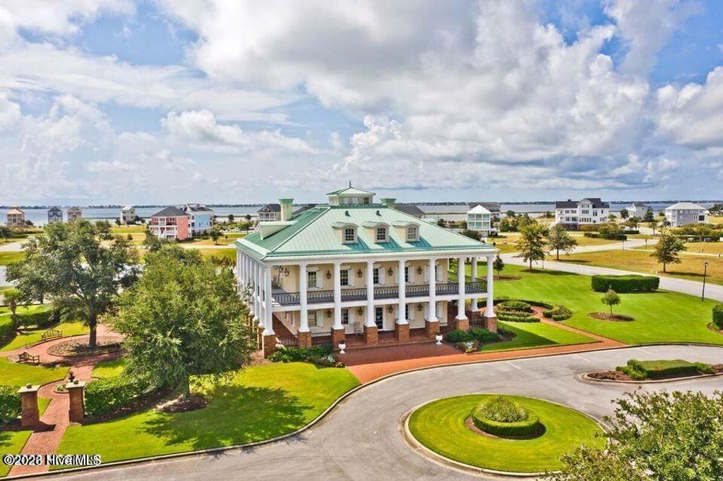 Image 32 of property listing at 746 Cannonsgate Drive, Newport, NC 28570