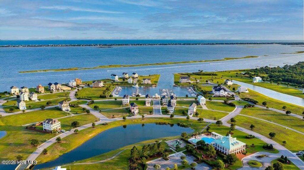 Image 4 of property listing at 746 Cannonsgate Drive, Newport, NC 28570