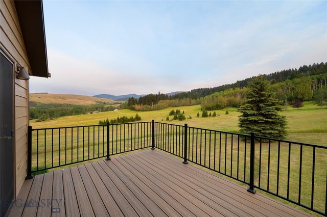 3250 Big Bear Road, Gallatin Gateway, MT 59730