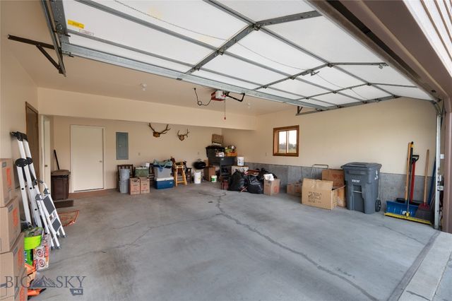 3250 Big Bear Road, Gallatin Gateway, MT 59730