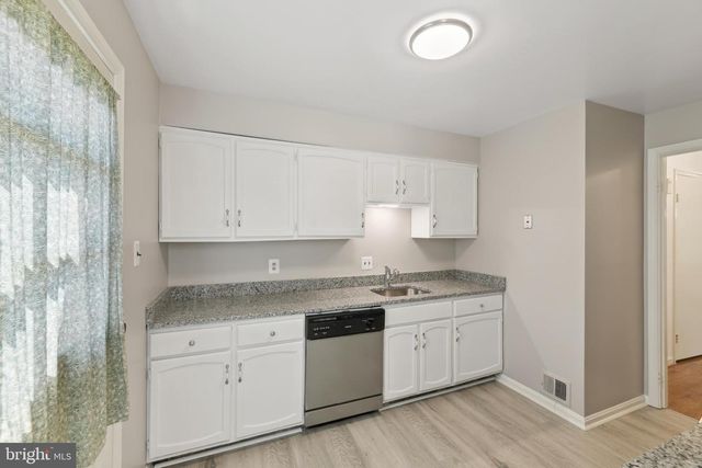 1549 BRUTON CT, Mclean, VA 22101