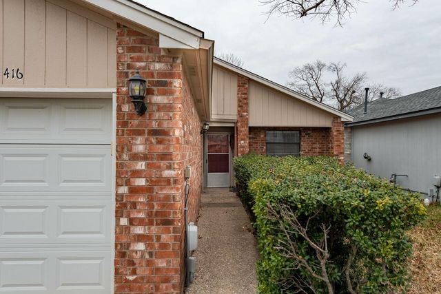 416 Village LN, Buda, TX 78610