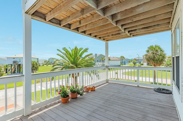 25138 Intrepid Lane, Galveston, TX 77554