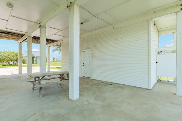 25138 Intrepid Lane, Galveston, TX 77554