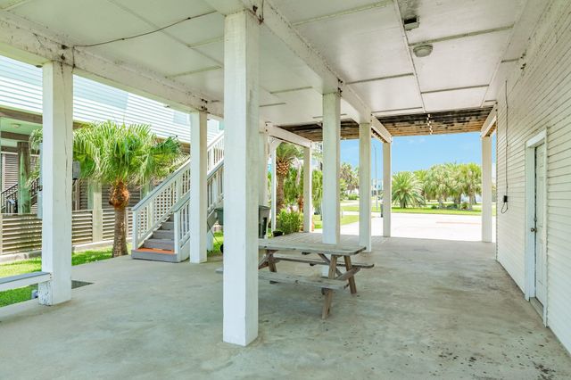 25138 Intrepid Lane, Galveston, TX 77554