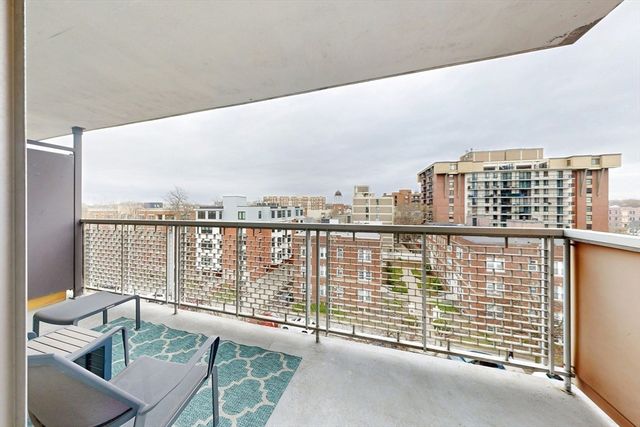 45 Longwood Ave 707, Brookline, MA 02446