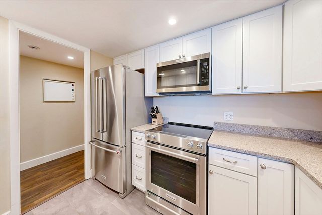 45 Longwood Ave 707, Brookline, MA 02446