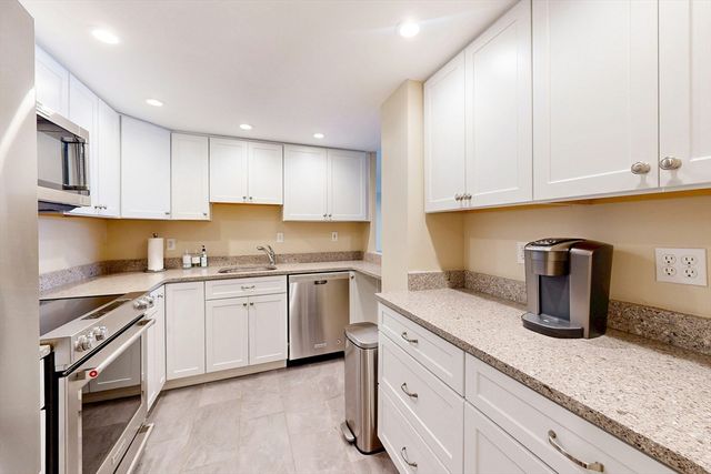 45 Longwood Ave 707, Brookline, MA 02446