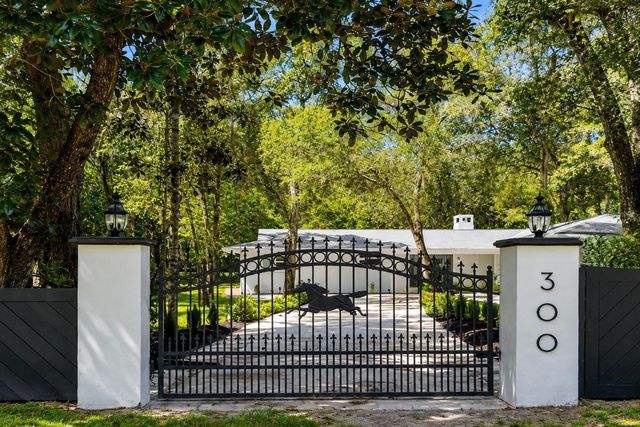 300 SCOTT ROAD, Geneva, FL 32732