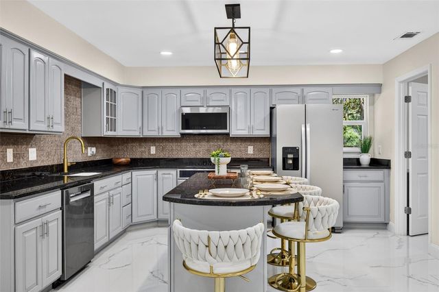 300 SCOTT ROAD, Geneva, FL 32732