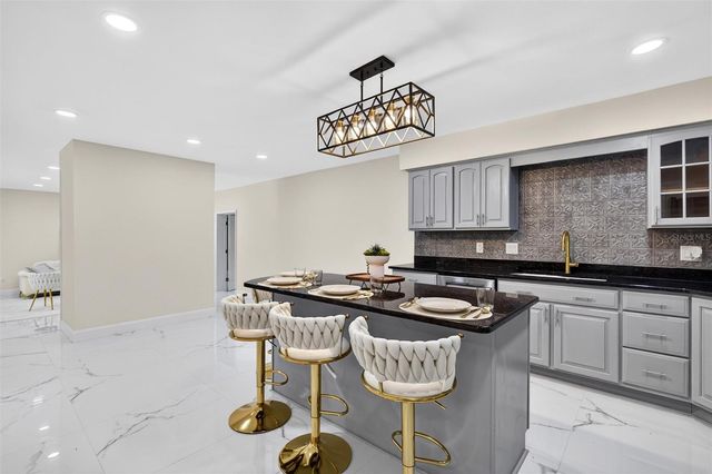 300 SCOTT ROAD, Geneva, FL 32732