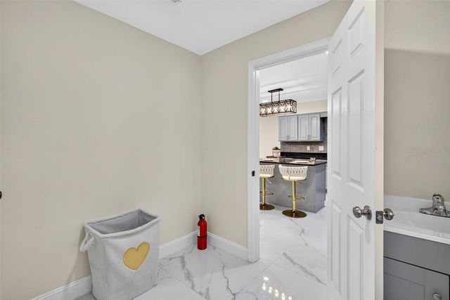300 SCOTT ROAD, Geneva, FL 32732