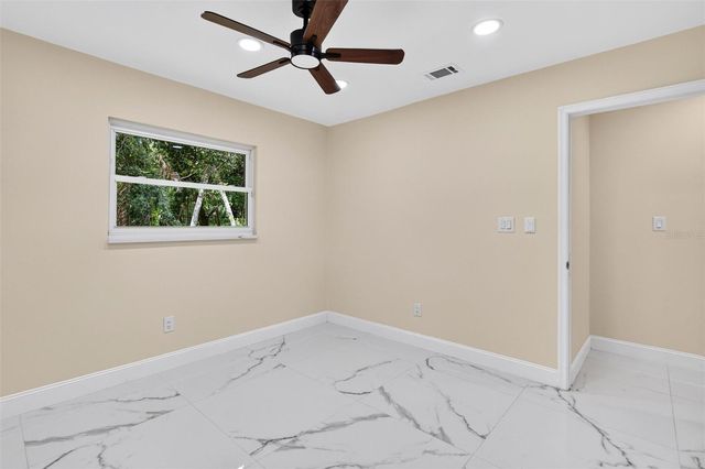 300 SCOTT ROAD, Geneva, FL 32732