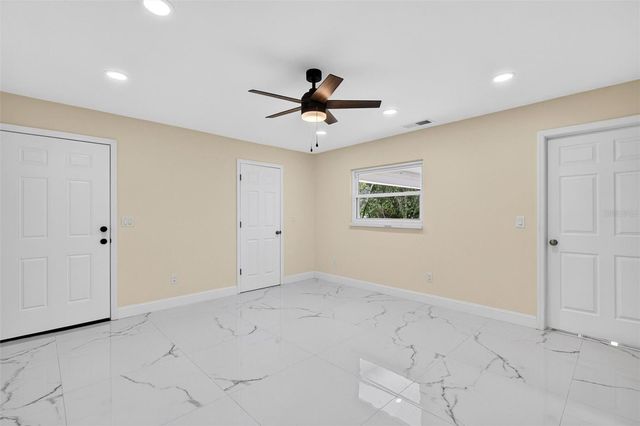 300 SCOTT ROAD, Geneva, FL 32732