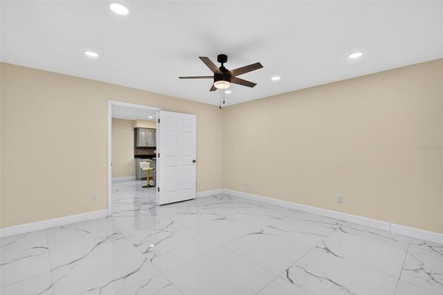 300 SCOTT ROAD, Geneva, FL 32732