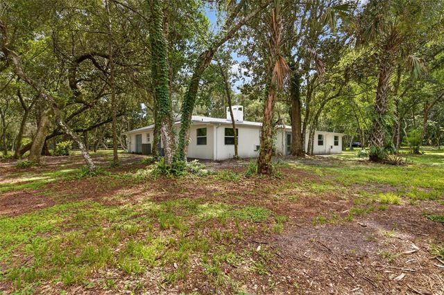 300 SCOTT ROAD, Geneva, FL 32732