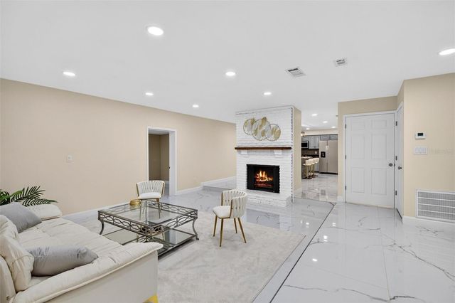 300 SCOTT ROAD, Geneva, FL 32732