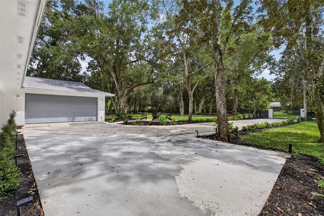 300 SCOTT ROAD, Geneva, FL 32732