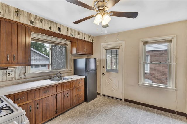 212 Shady Ave, Cheswick, PA 15024