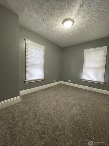 212 E Hillcrest Avenue, Dayton, OH 45405