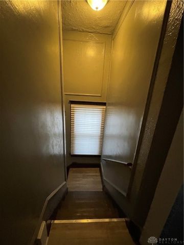 212 E Hillcrest Avenue, Dayton, OH 45405