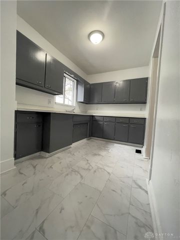 212 E Hillcrest Avenue, Dayton, OH 45405