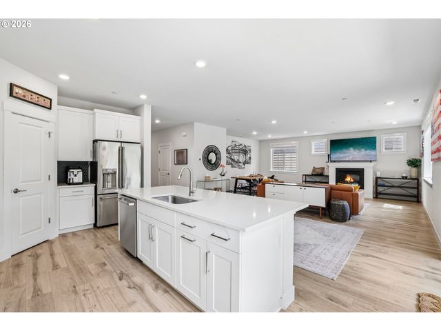 11228 Sw STOCKHOLM Dr, Wilsonville, OR 97070
