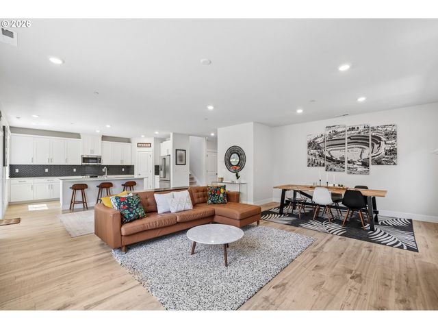 11228 Sw STOCKHOLM Dr, Wilsonville, OR 97070