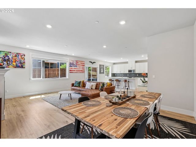 11228 Sw STOCKHOLM Dr, Wilsonville, OR 97070