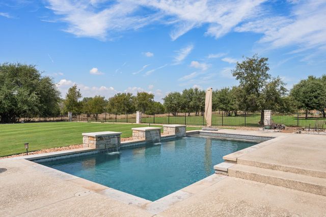313 Escondido DR, Georgetown, TX 78633