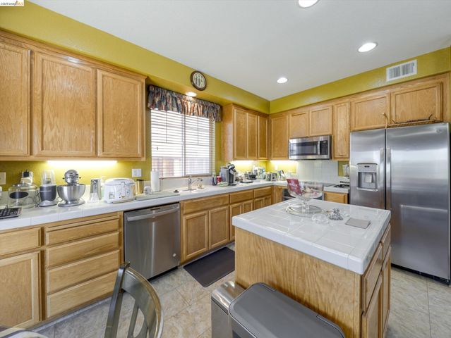 3436 Chaplet St, San Leandro, CA 94577