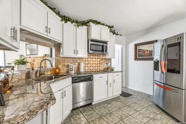 9927 E Sandy Field, San Antonio, TX 78245