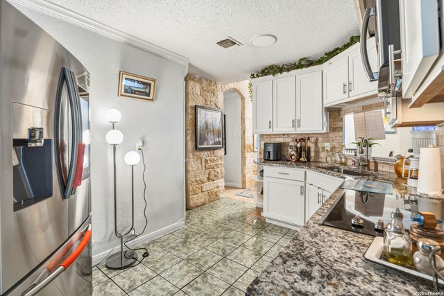 9927 E Sandy Field, San Antonio, TX 78245