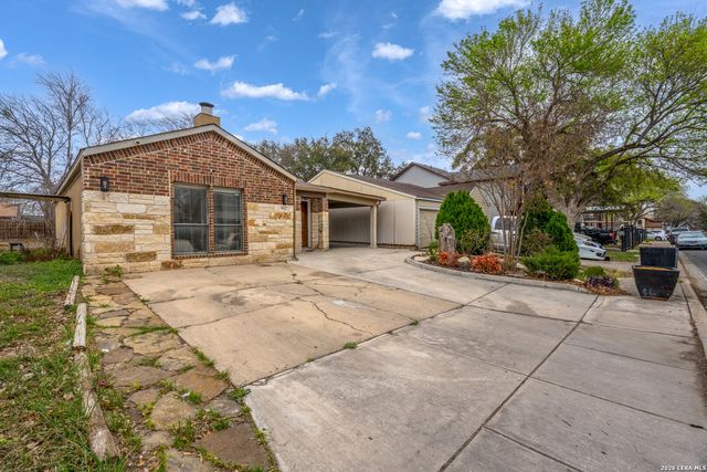 9927 E Sandy Field, San Antonio, TX 78245